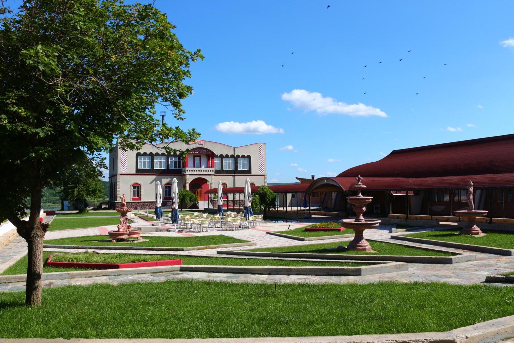 Carpediem Hotel Restaurant Albinetul Vechi Екстер'єр фото